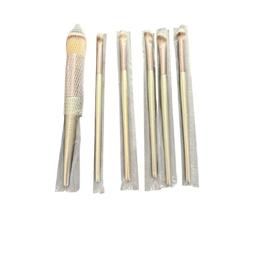 Silver Set of (13) Makeup Brush Set